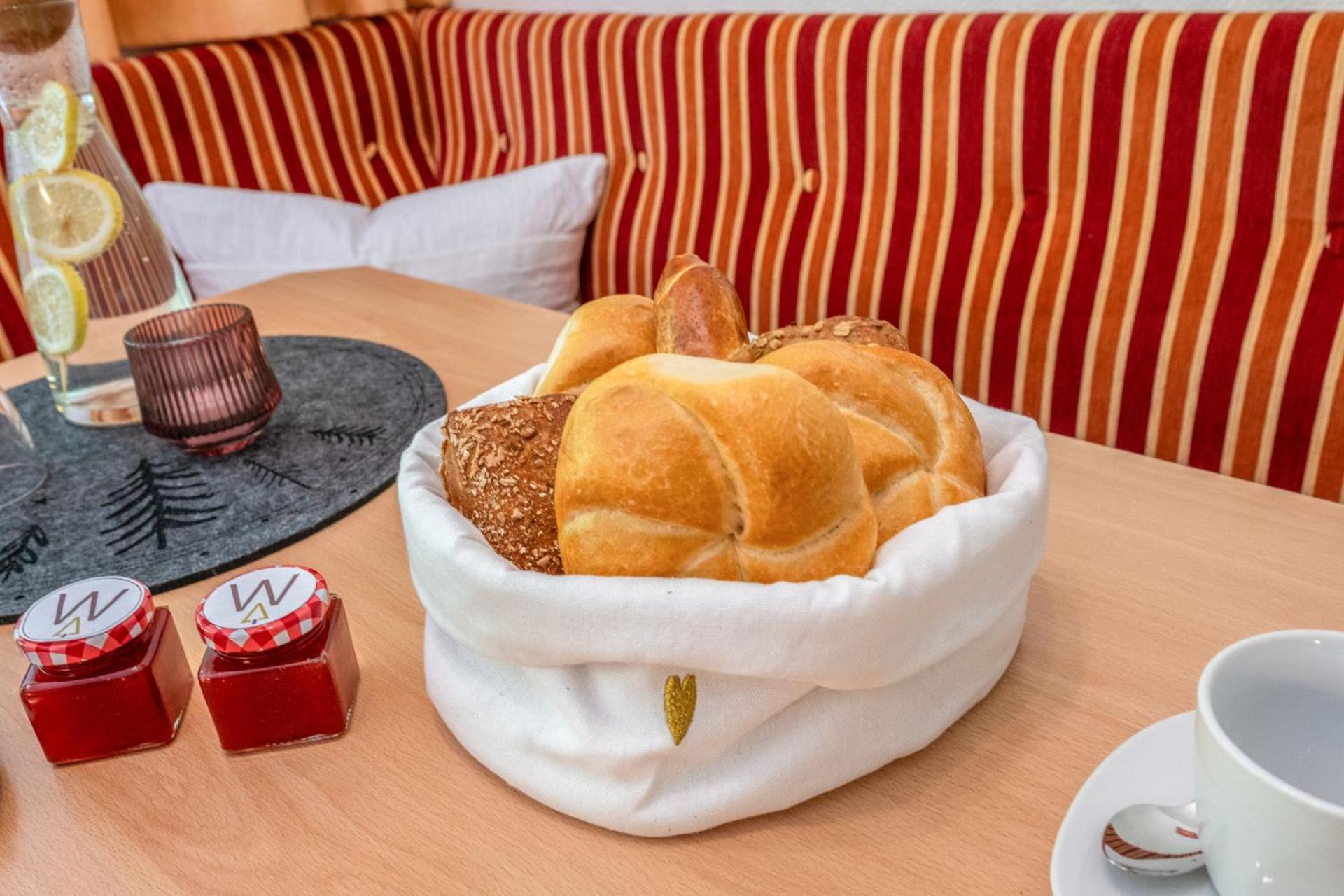 Haus Waldhof Hotel Ischgl Eksteriør billede